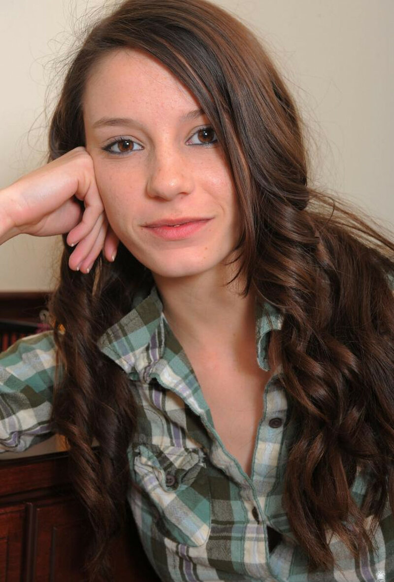 Елена, 19 лет, 1 размер груди